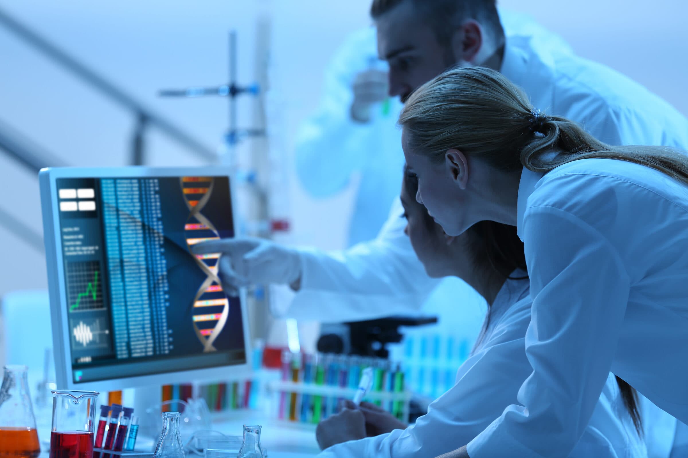 Специалисты лаборатории WESSLAB за работой